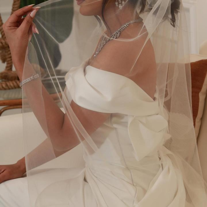 بدلة عدة ألوان